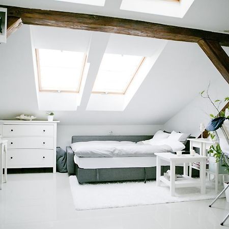 Apartamenty Hoza Attic Studio Varsovia Habitación foto