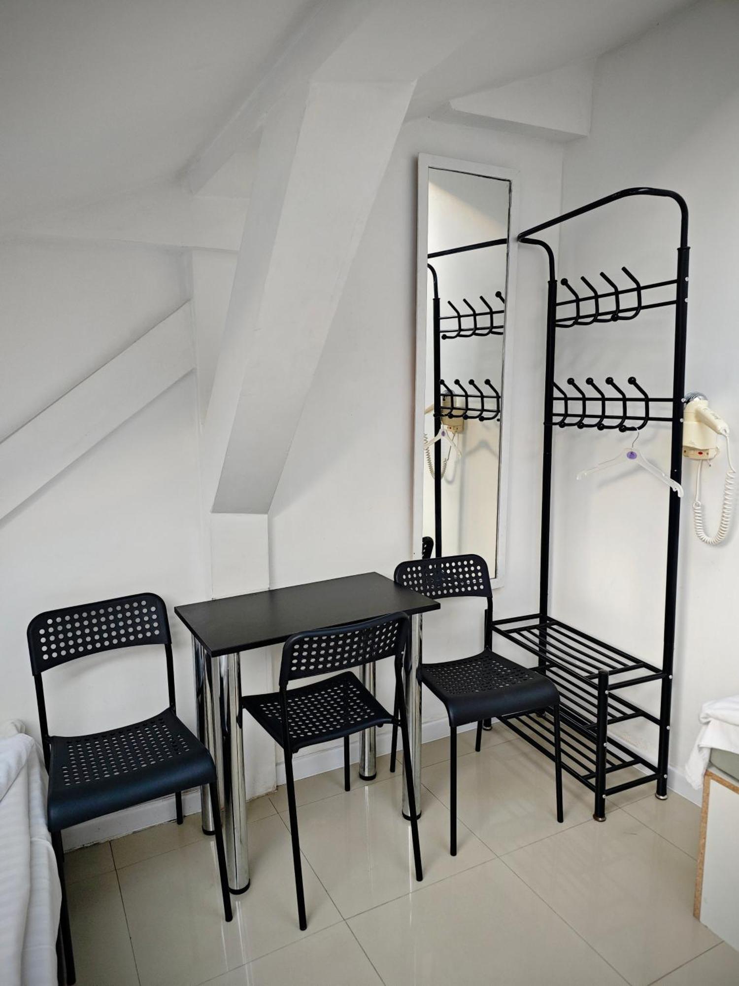 Apartamenty Hoza Attic Studio Varsovia Habitación foto