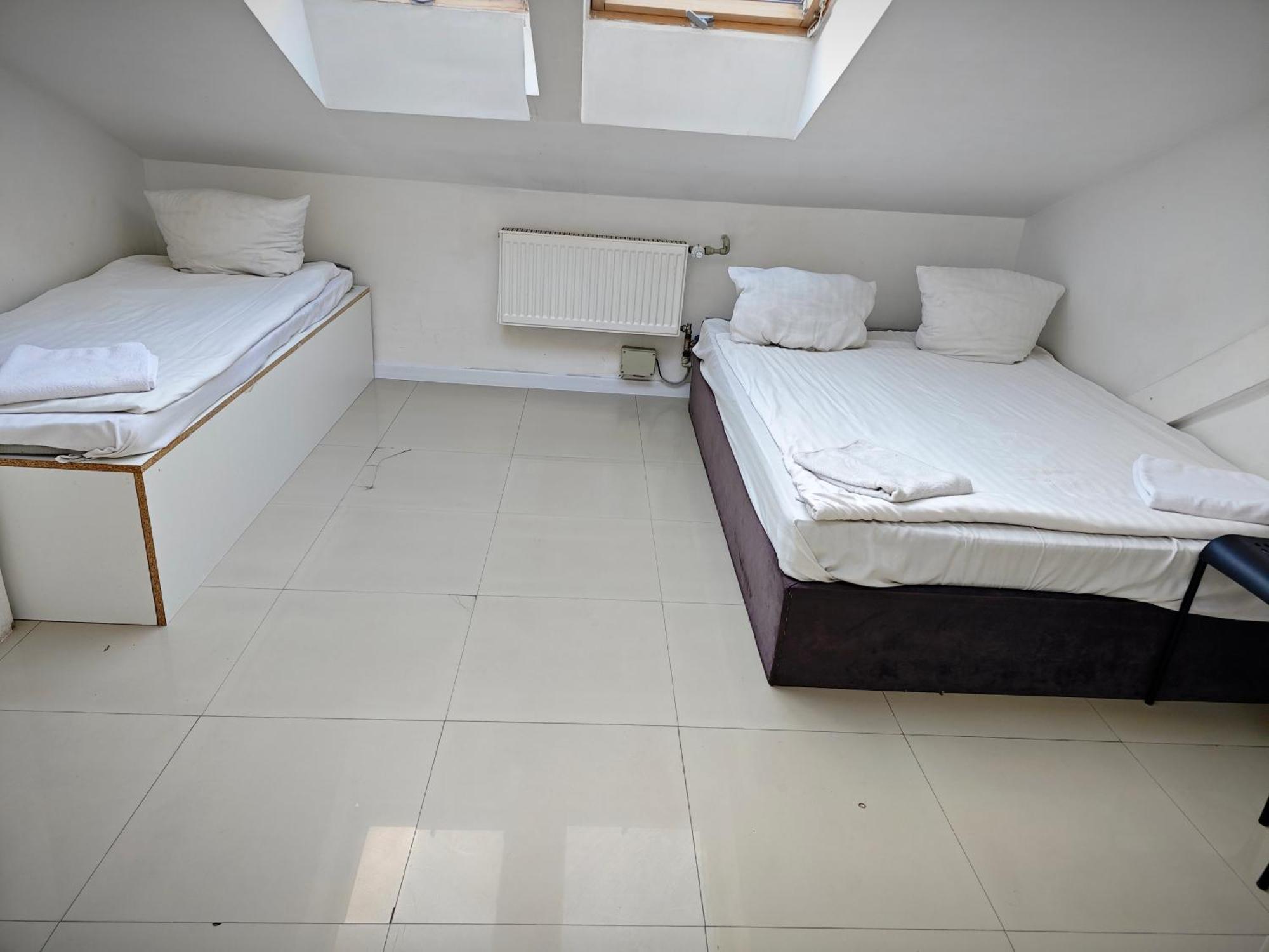 Apartamenty Hoza Attic Studio Varsovia Habitación foto