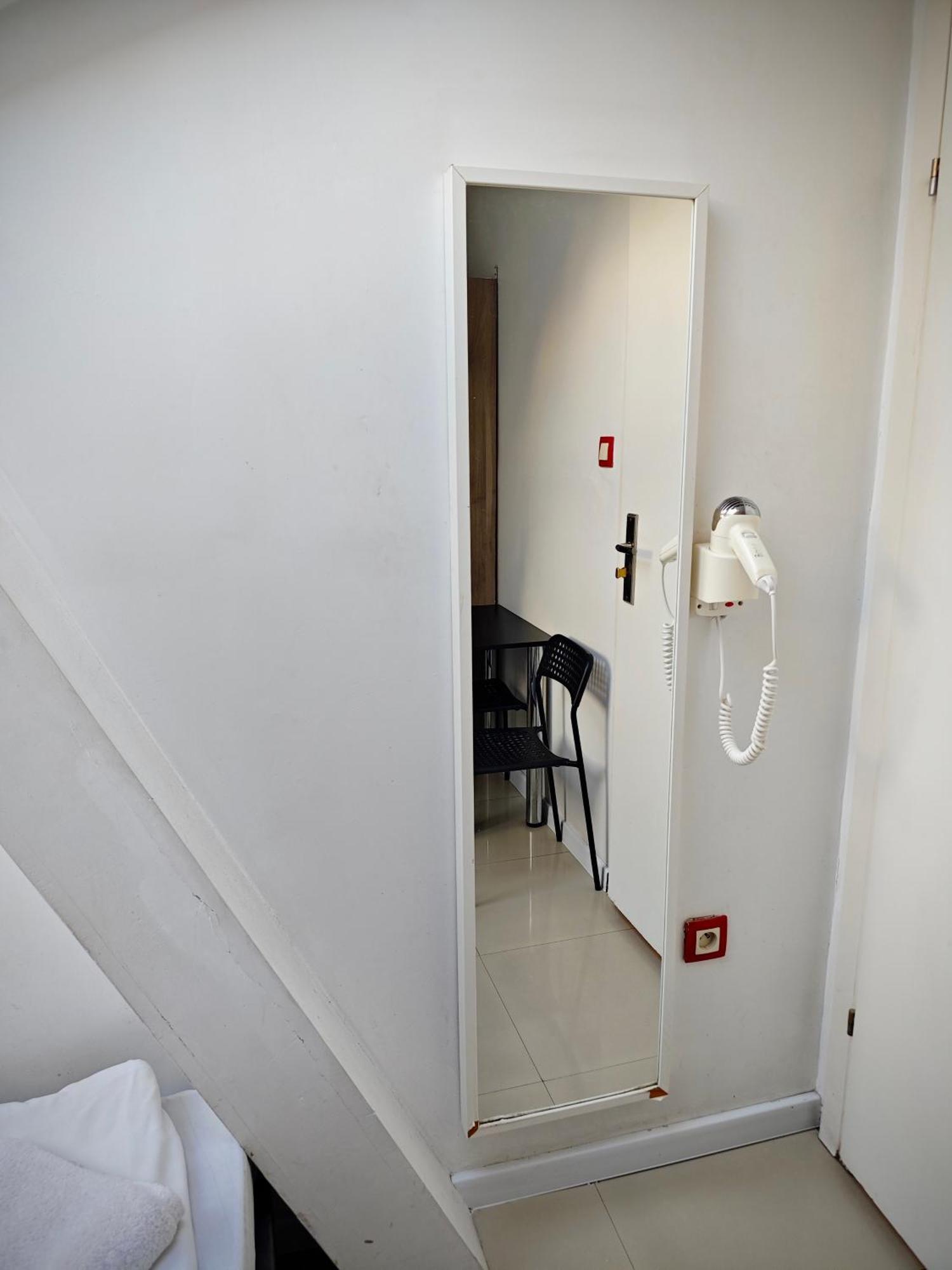 Apartamenty Hoza Attic Studio Varsovia Habitación foto