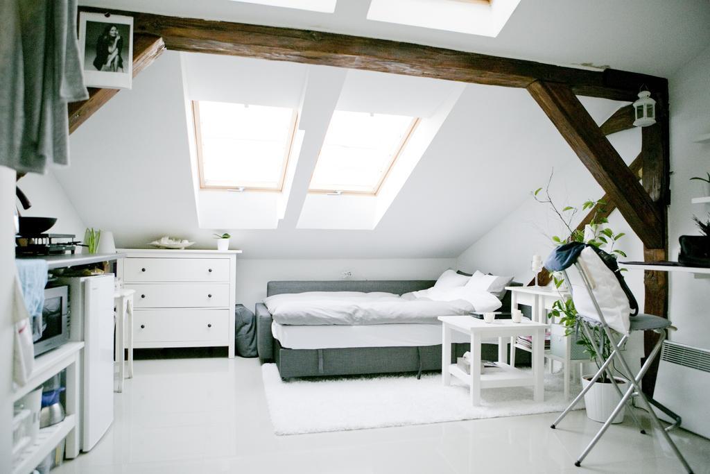 Apartamenty Hoza Attic Studio Varsovia Habitación foto